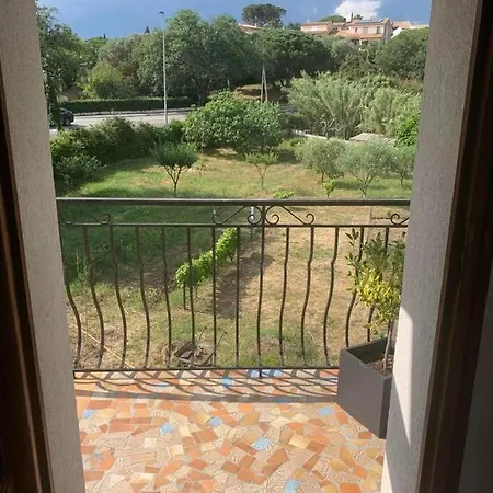 Apartment Independant Dans Villa, Entre Et St Raphael