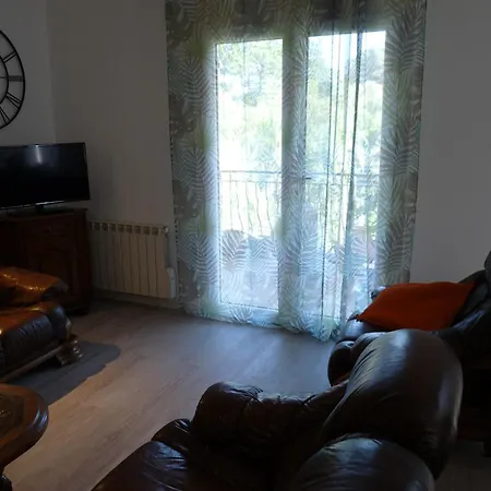 Independant Dans Villa, Entre Et St Raphael Frejus